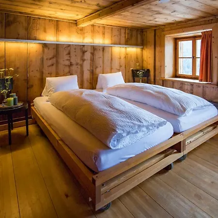 Chasa Staila Holiday home *